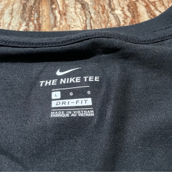 Nike - Picture 3 of 9